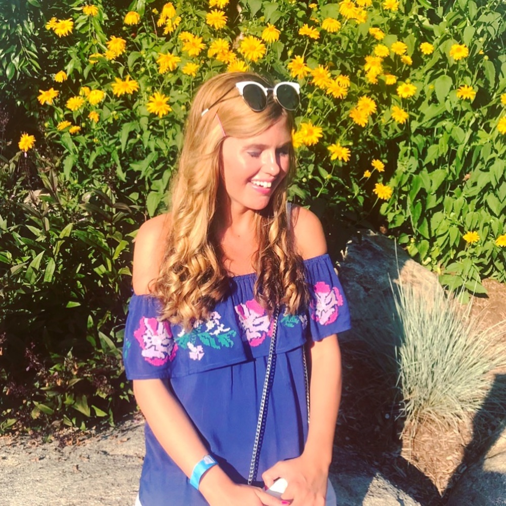 Off The Shoulder Blue Floral Top🌼✨